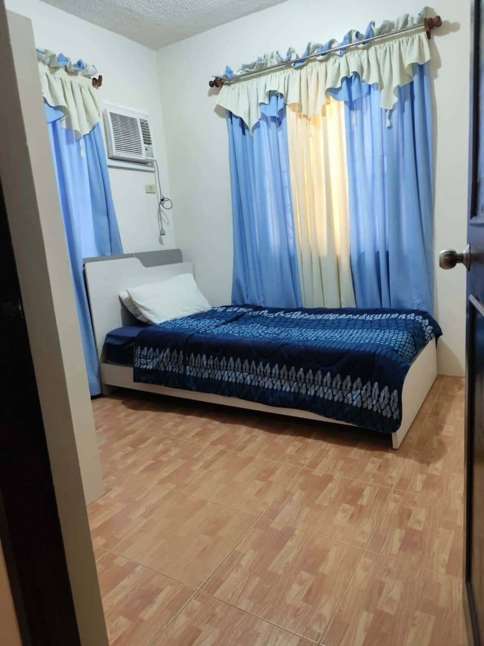 House for rent - Semi furnished - photo 3