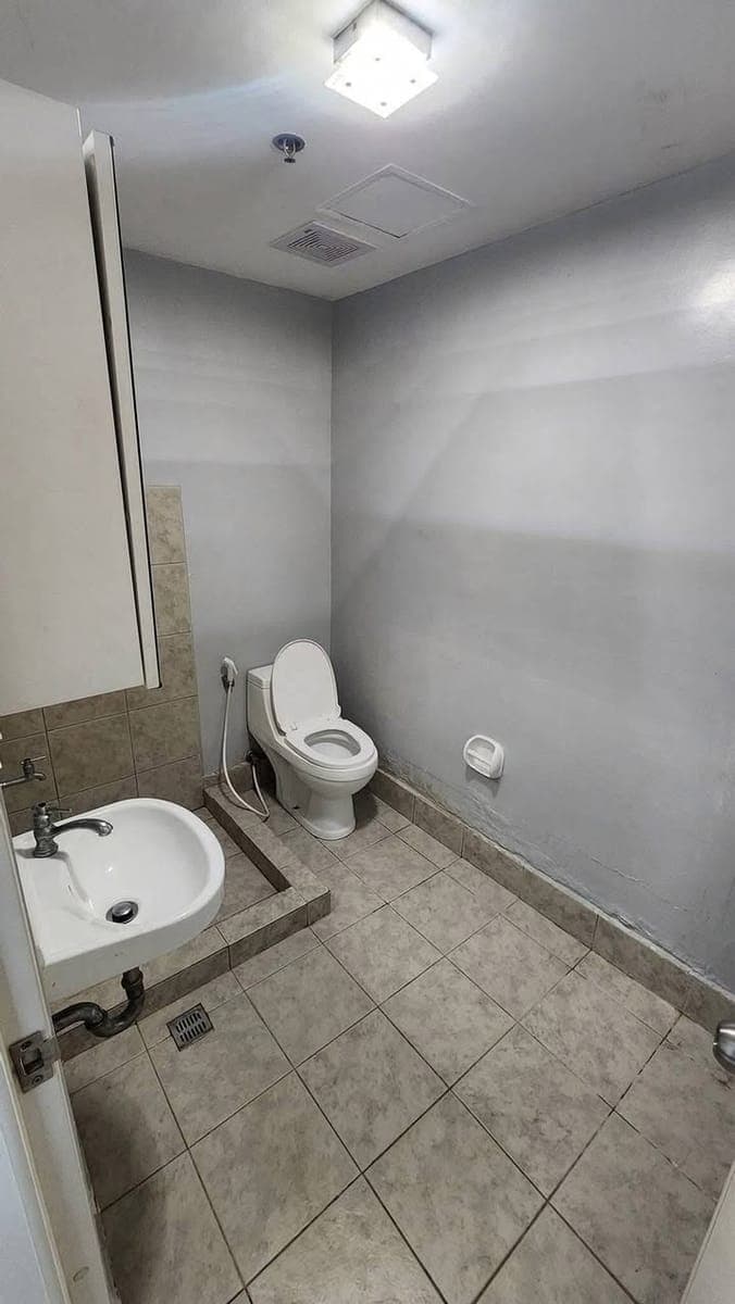 For Rent 1 Bedroom unit - photo 4