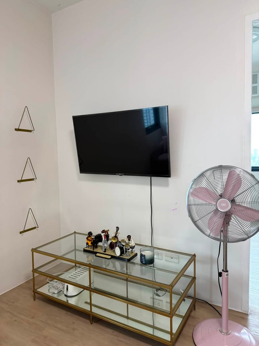 🏡 FOR RENT | Furnished 2BR Condo at Studio A Katipunan 46sqm - photo 4