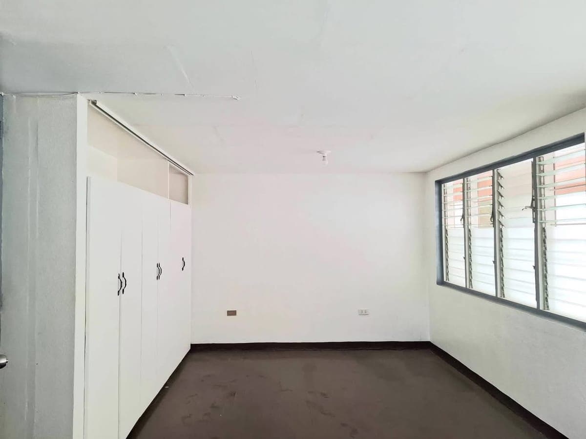HOUSE FOR RENT  in Sunny Hills Subdivision, Talamban, Cebu City - photo 4