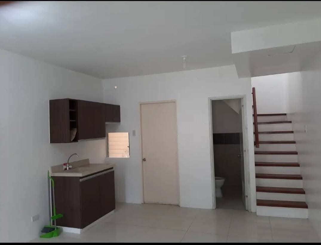 Modern Townhouse for Rent in Capitol Site, Cebu City 🏡 - photo 3