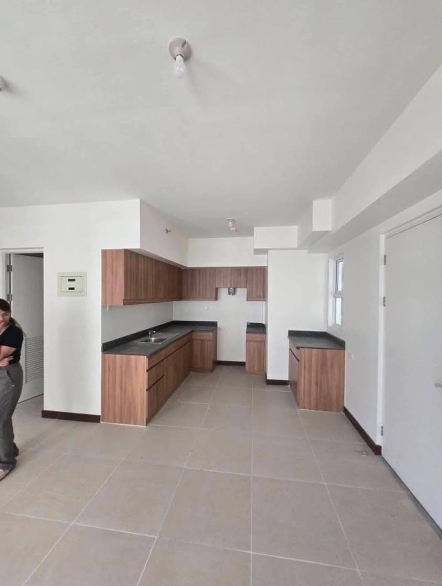 𝐅𝐎𝐑 𝐑𝐄𝐍𝐓: 3BR Bare Unit with Parking at DMCI Alder Residences, Acacia Estates, Taguig City - photo 2