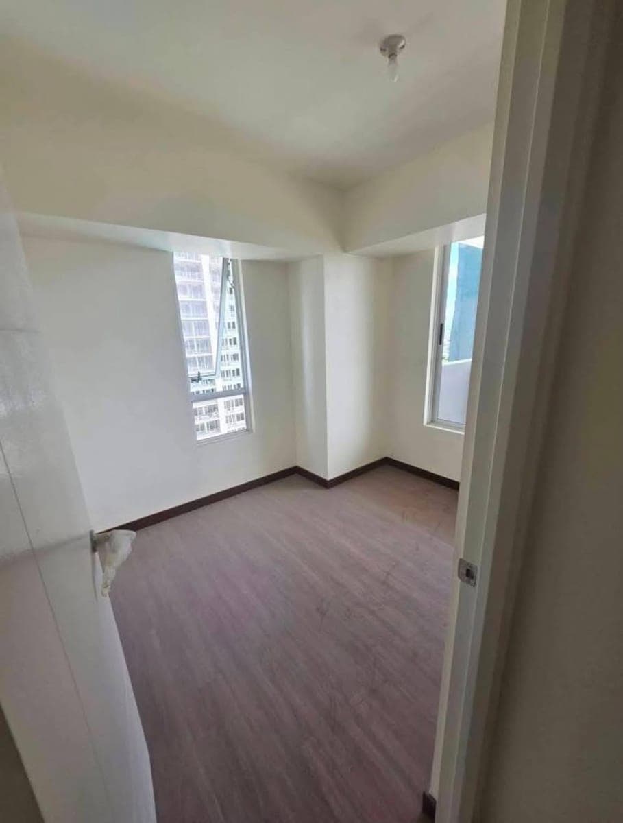 𝐅𝐎𝐑 𝐑𝐄𝐍𝐓: 3BR Bare Unit with Parking at DMCI Alder Residences, Acacia Estates, Taguig City - photo 3