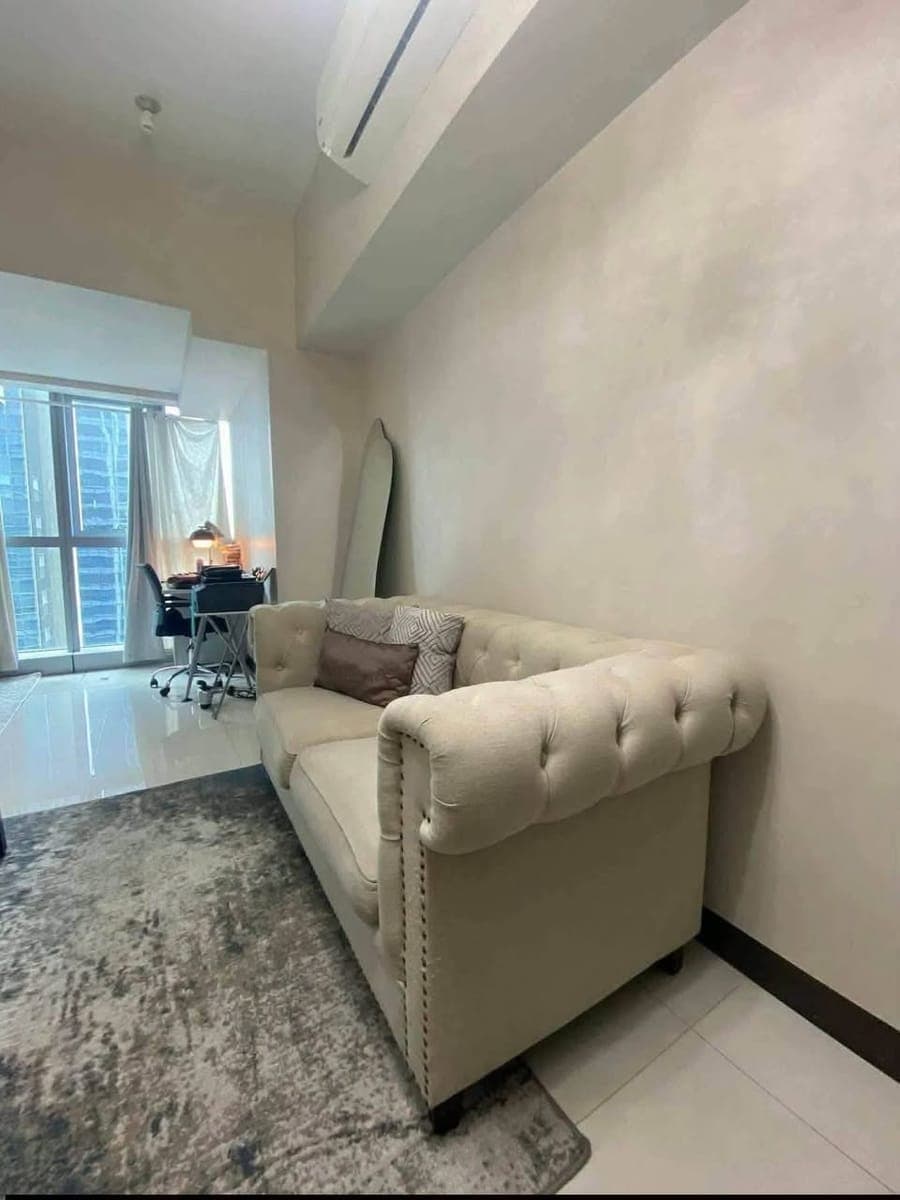 1BR FOR RENT IN BGC | Uptown Parksuites Tower 1 - photo 1