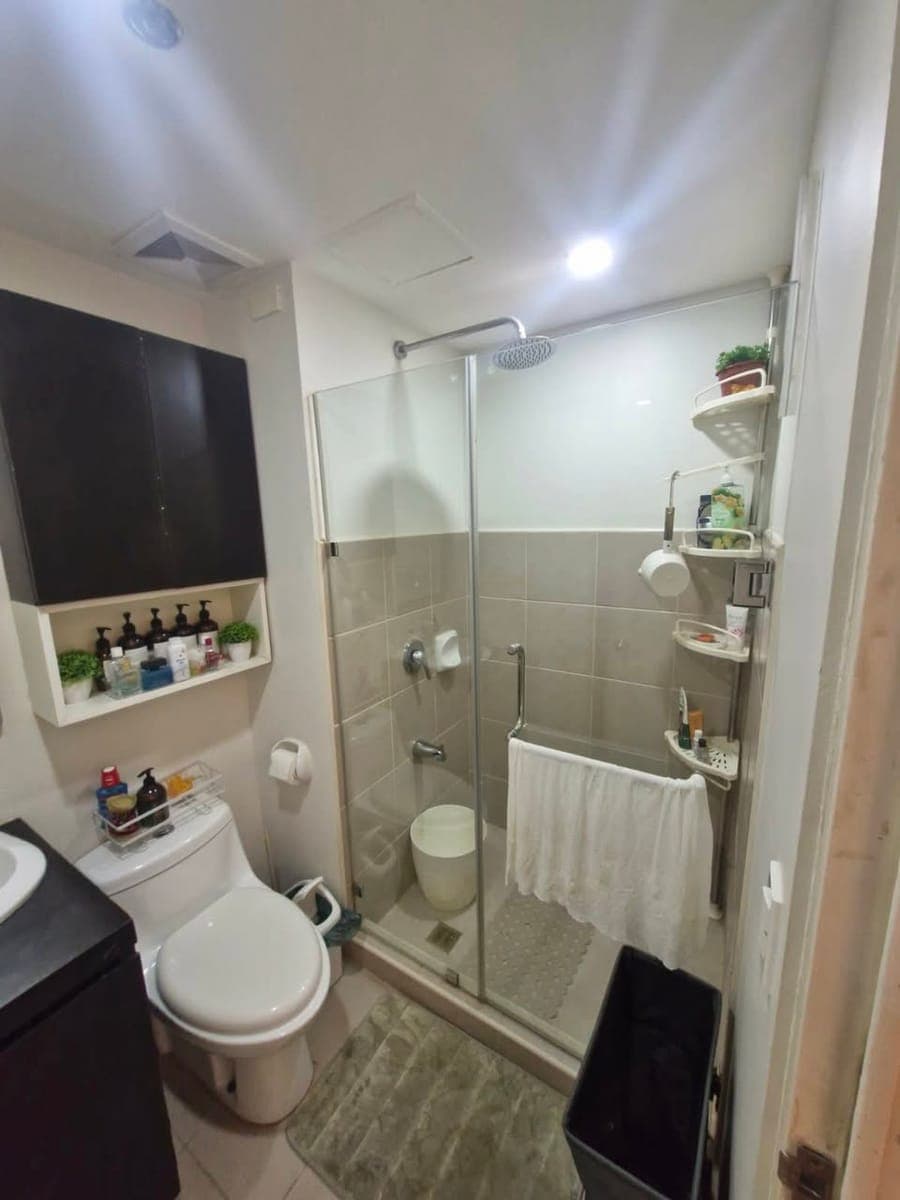 FOR RENT 🙂 NEAR SM NORTH AND WALKING DISTANCE TO TRINOMA.. - photo 5
