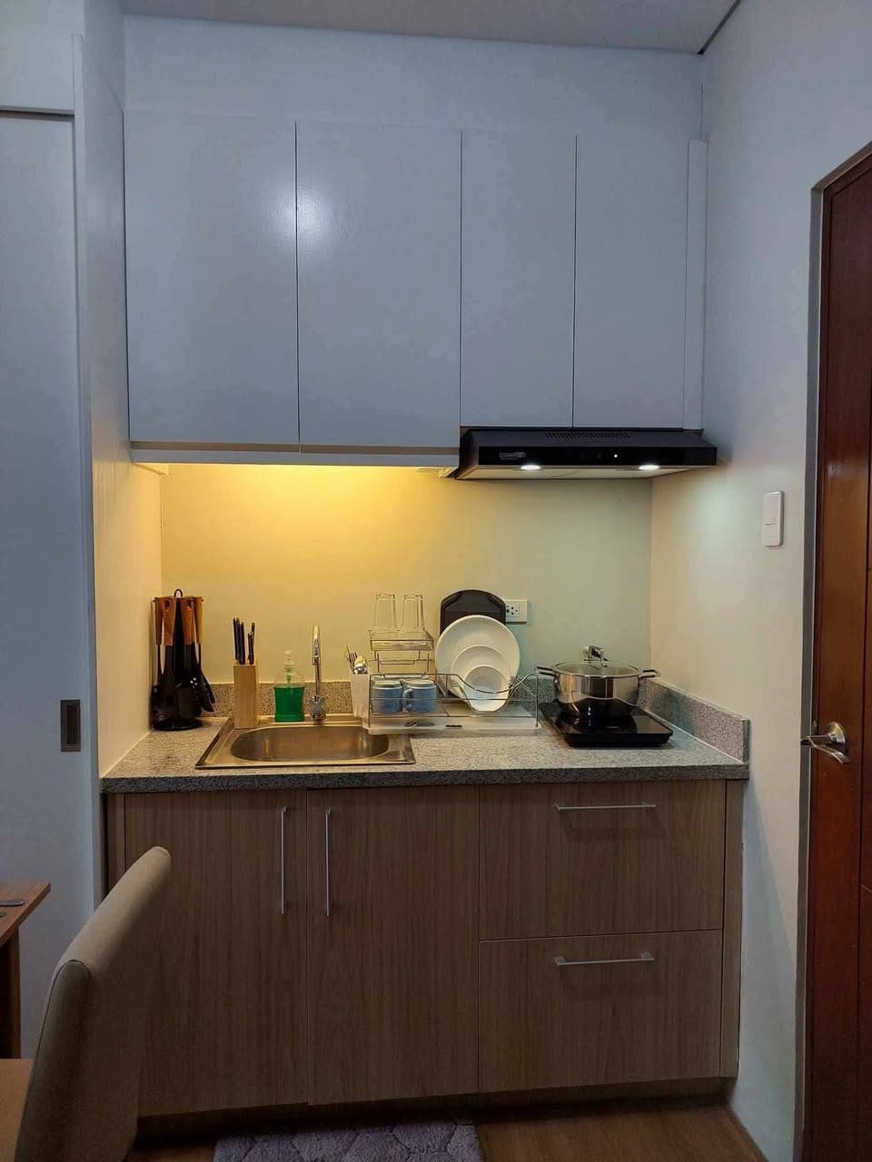 🏡 FOR RENT | Fully Furnished 1-Bedroom Unit - photo 5