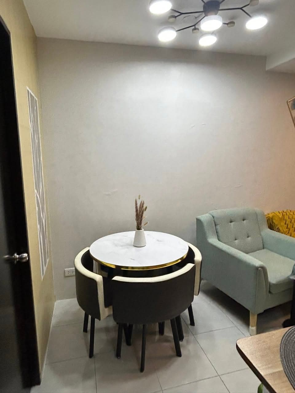 2 BEDROOM DECA BANILAD- 28k including condo dues and wi-fi - photo 2