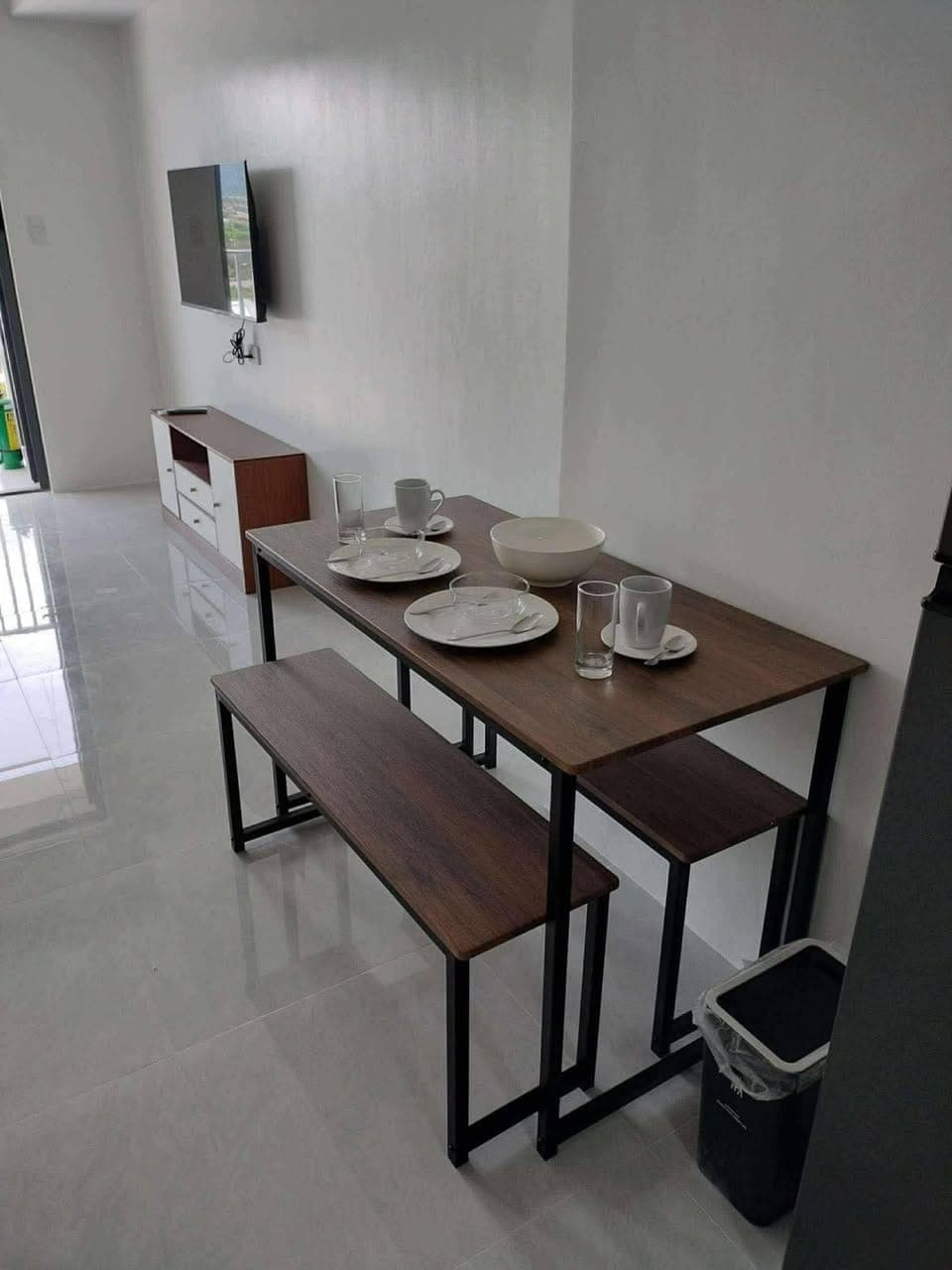 30sqm Studio Unit With Balcony - Walking Distance to VELEZ & CIM (₱20k/MONTH) - photo 4