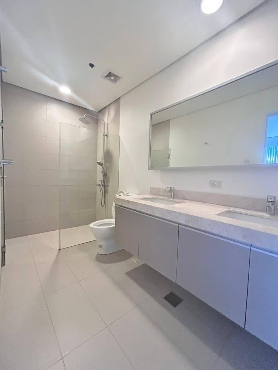 🏡32 SANSON  3-BEDROOM CORNER UNIT MOUNTAIN VIEW WITH 2 PARKING SLOTS AT SOLIHIYA TOWER - photo 1