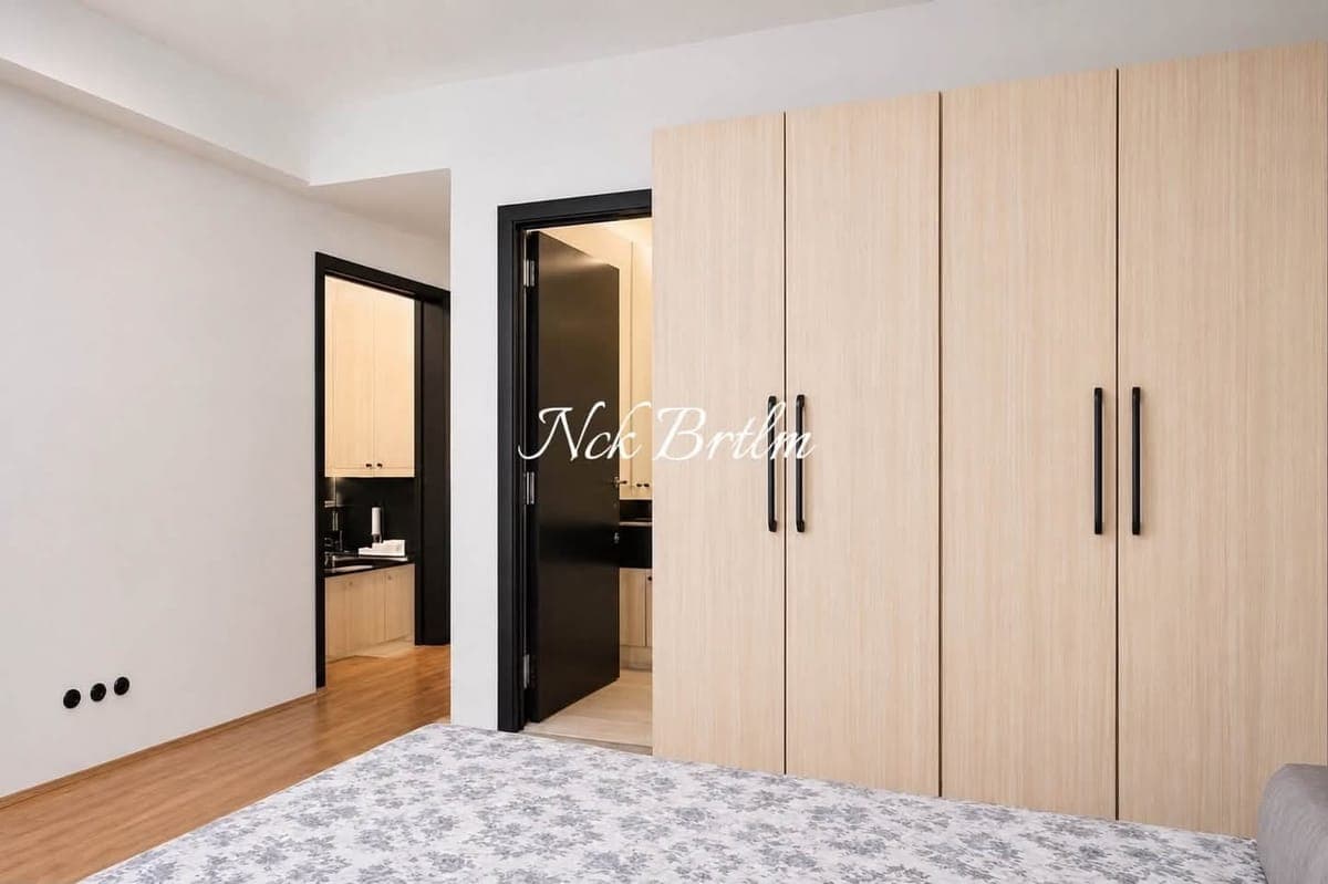 Available‼️ - photo 3