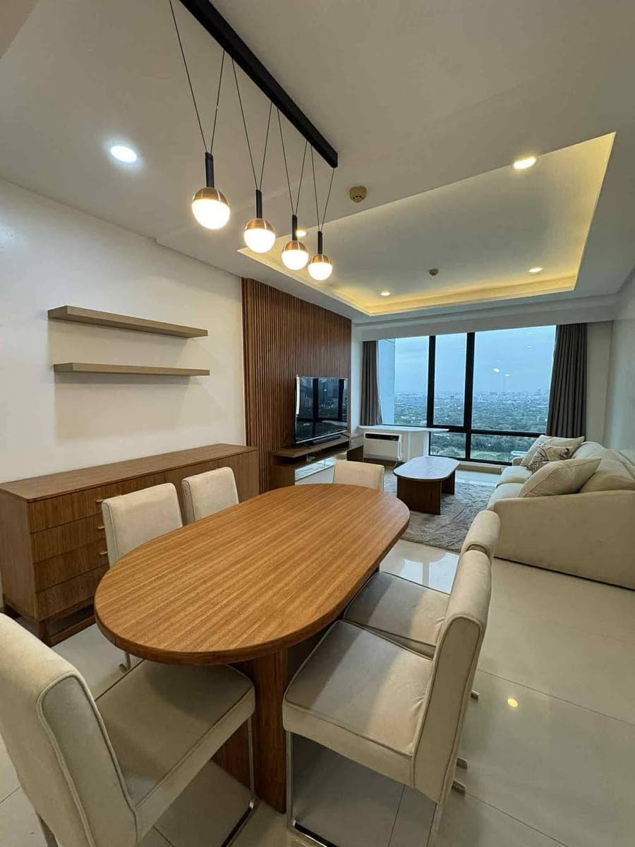 FOR LEASE: - photo 1