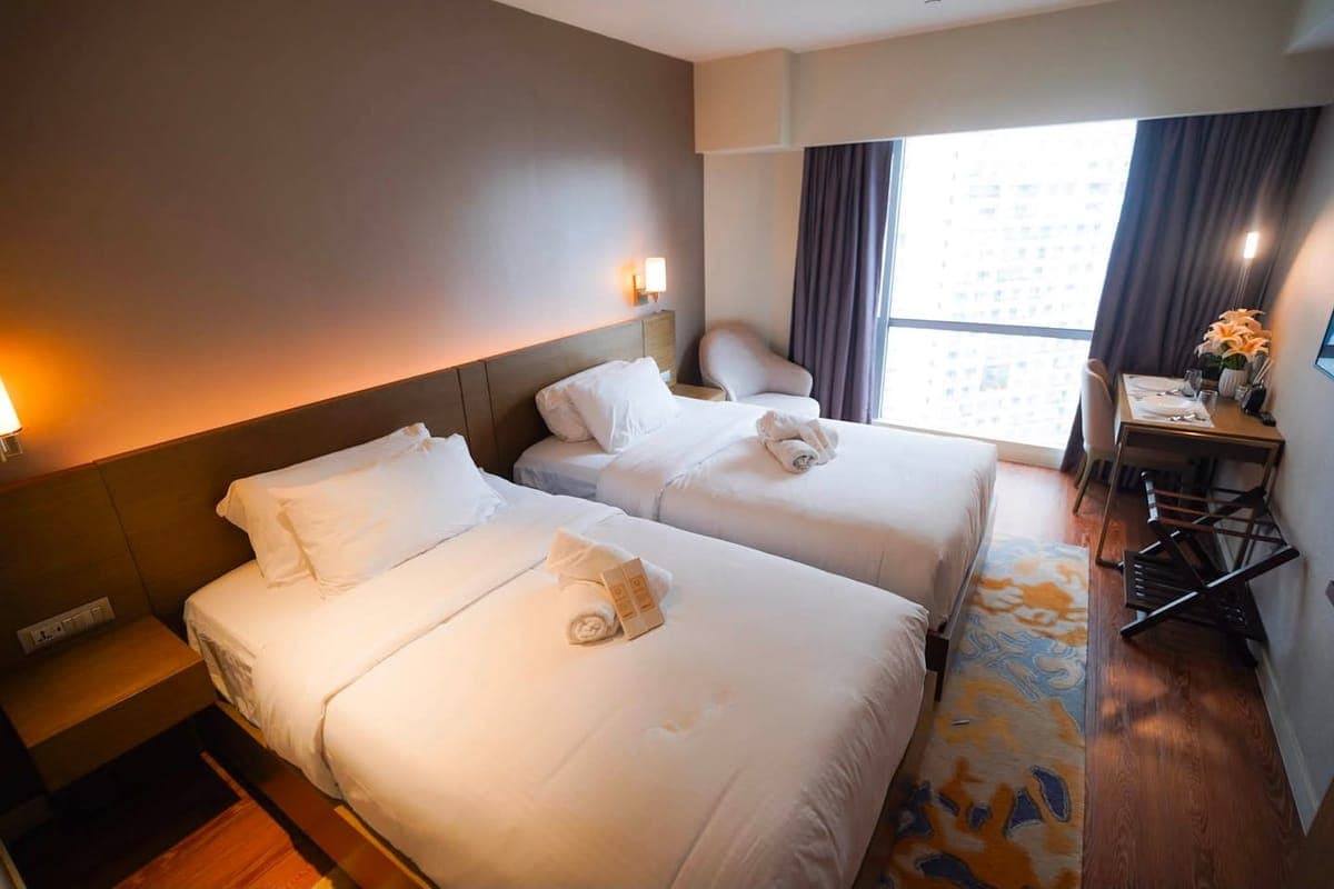🏡 FOR LONG-TERM LEASE | FULLY FURNISHED | HOTEL LIVING - photo 2