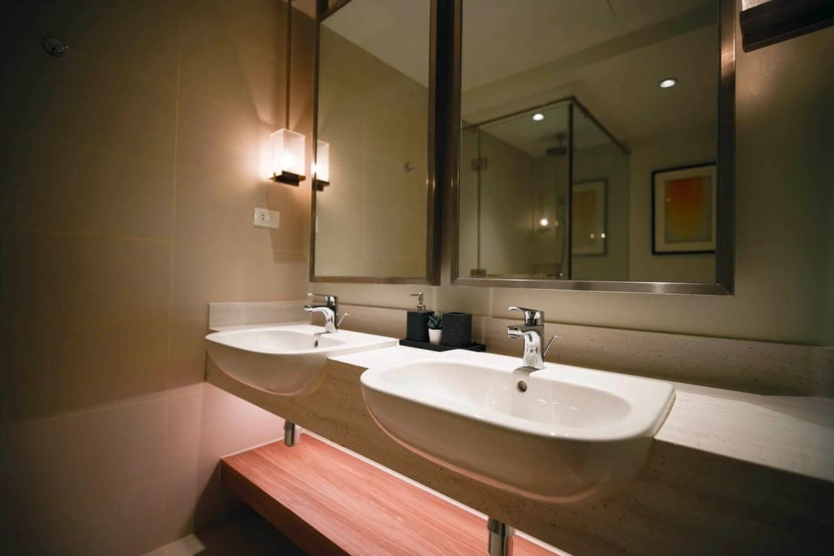 🏡 FOR LONG-TERM LEASE | FULLY FURNISHED | HOTEL LIVING - photo 4