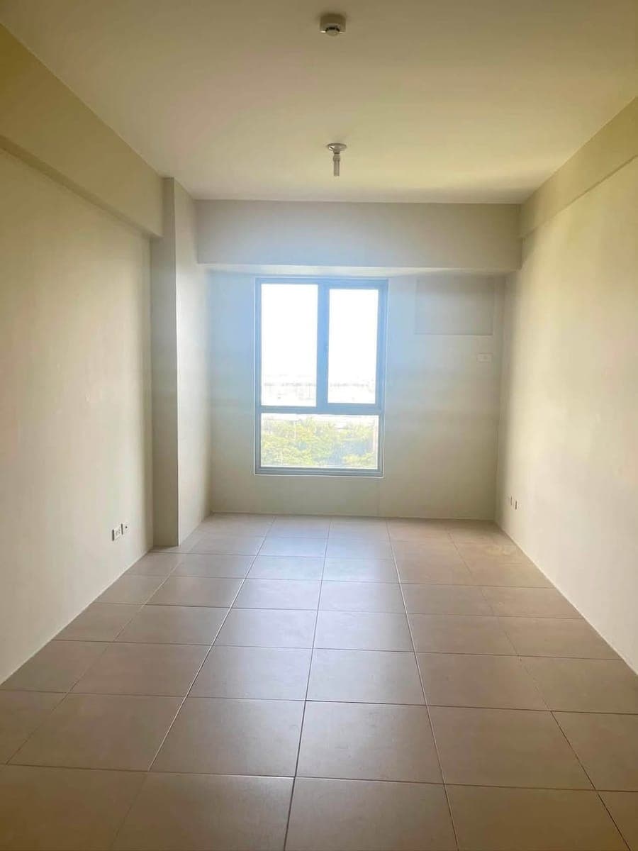 Avida Towers 34th St BGC Bare Corner End /11Th Floor/ Unit 40.68 SQM | 27,500.00 Per Month - photo 5