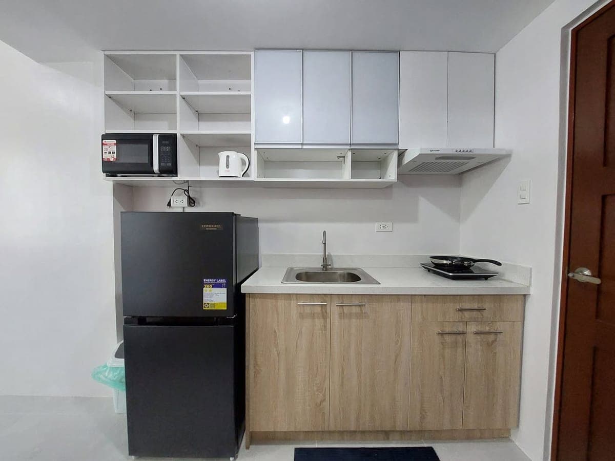 FOR RENT: FULLY FURNISHED STUDIO UNIT - CASA MIRA TOWERS MANDAUE - photo 2