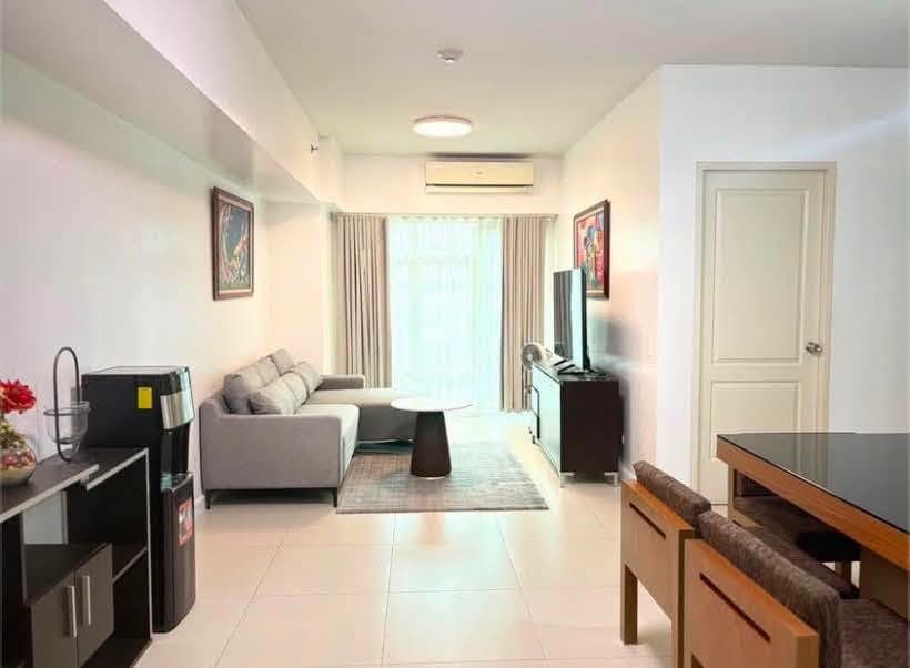 FOR LEASE: Fully furnished 2 Bedroom unit at Red Oak, Two Serendra, BGC - photo 1