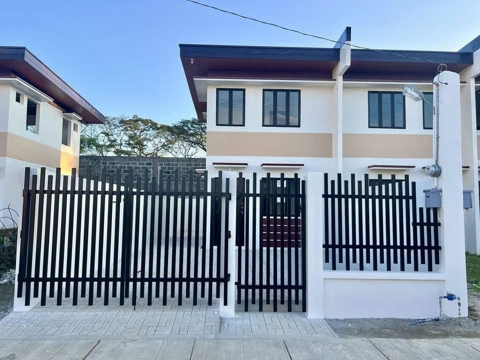 🏡✨ BRAND-NEW HOUSE FOR RENT | ARIA END UNIT ✨ - photo 2