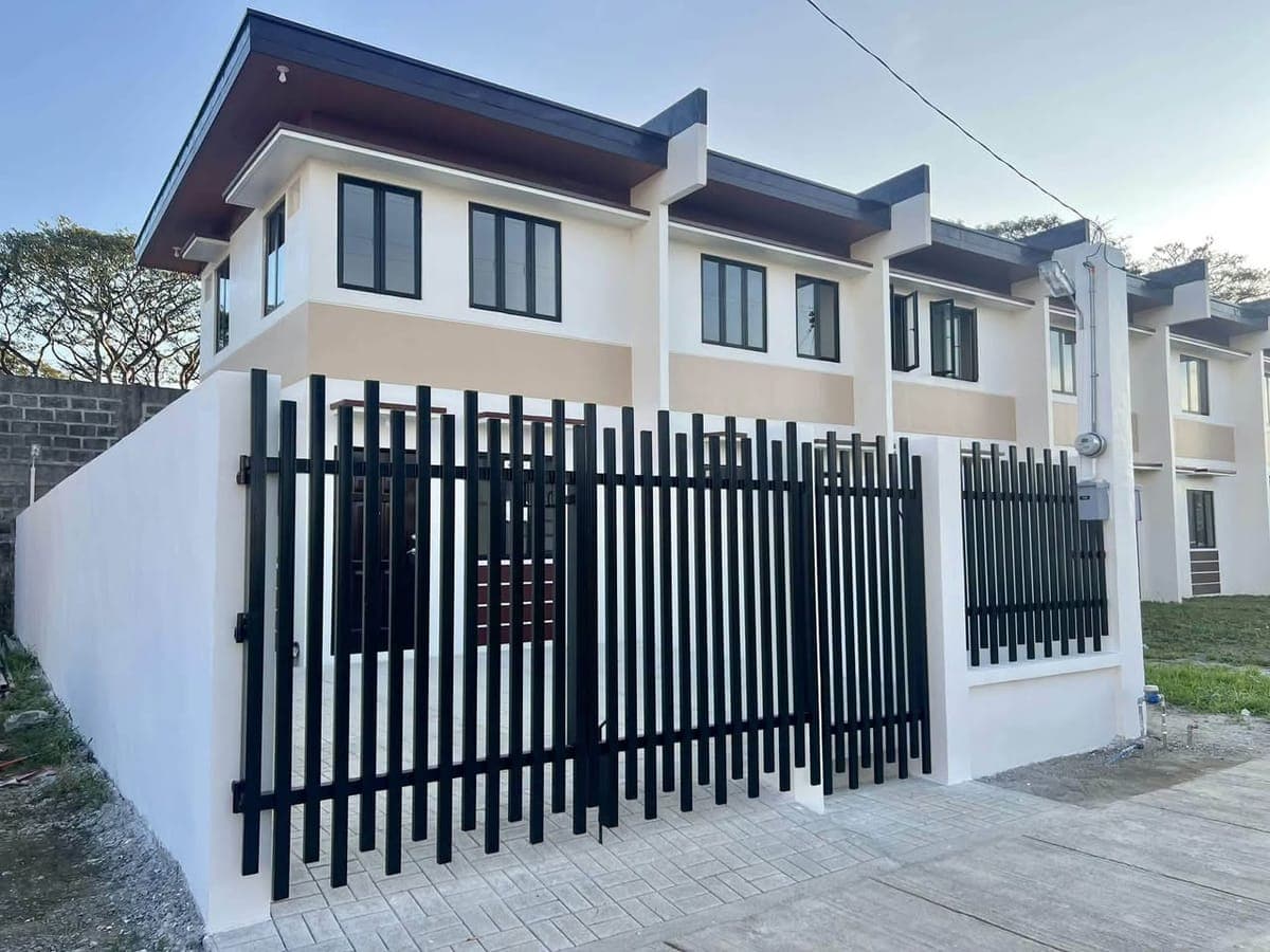 🏡✨ BRAND-NEW HOUSE FOR RENT | ARIA END UNIT ✨ - photo 3