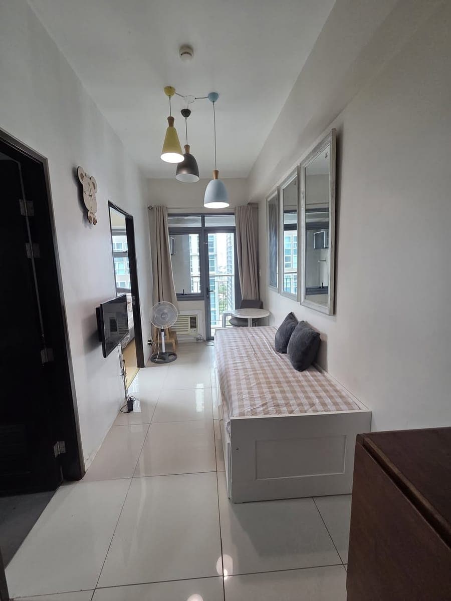 Park West, BGC | 1-Bedroom for Rent - photo 1