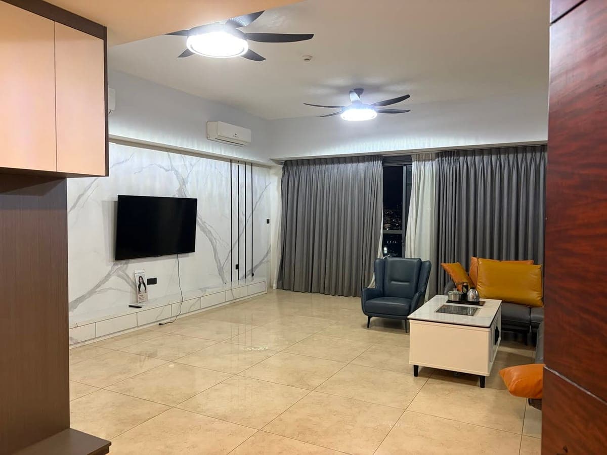 # **🏙️ Luxury 4-Bedroom Residence for Lease** - photo 2