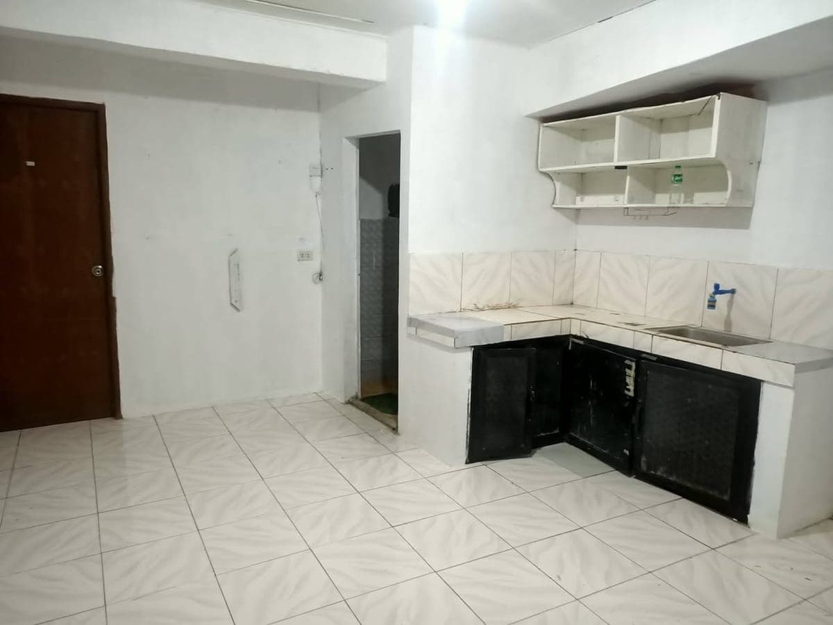 Room for rent 1 bedroom sub meter water provide air con Own ilaw motor parking 40d pili st north signal near plaza nueve - photo 1