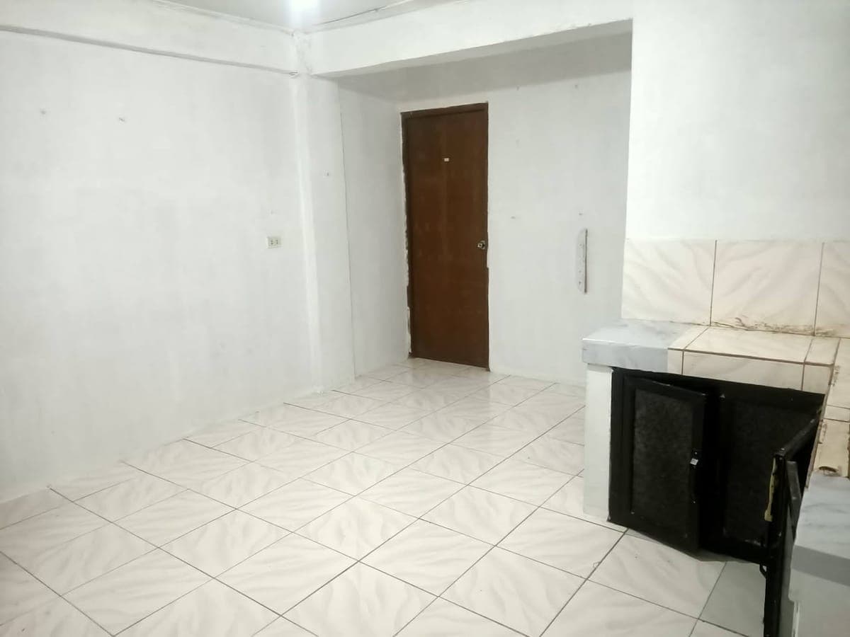 Room for rent 1 bedroom sub meter water provide air con Own ilaw motor parking 40d pili st north signal near plaza nueve - photo 2