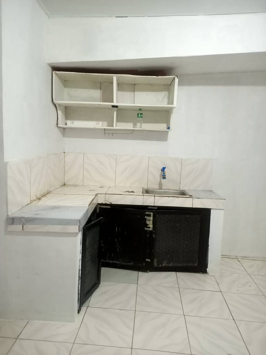 Room for rent 1 bedroom sub meter water provide air con Own ilaw motor parking 40d pili st north signal near plaza nueve - photo 4