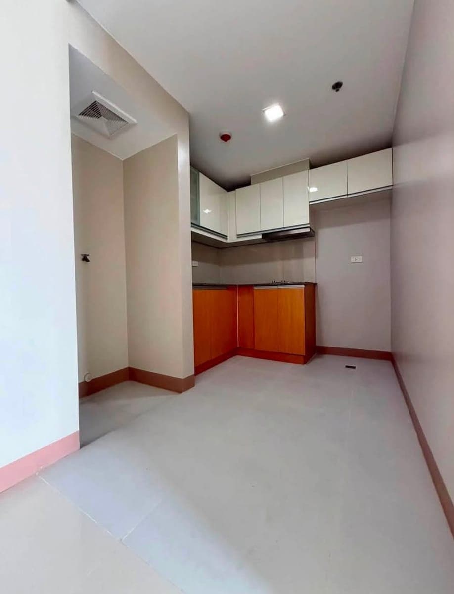 Eastwood City Condo for rent - photo 1