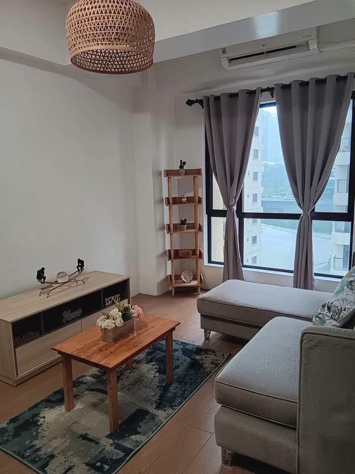 FOR LEASE: Fully furnished 1 Bedroom unit at Forbeswood Heights, BGC - photo 1