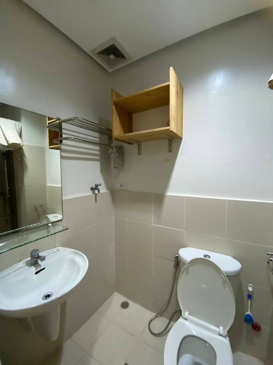 ✅ Available - photo 1