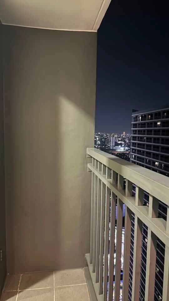 AVAILABLE FOR RENT-  1- Bedroom unit with Balcony ( Newly Turne Over) - photo 3