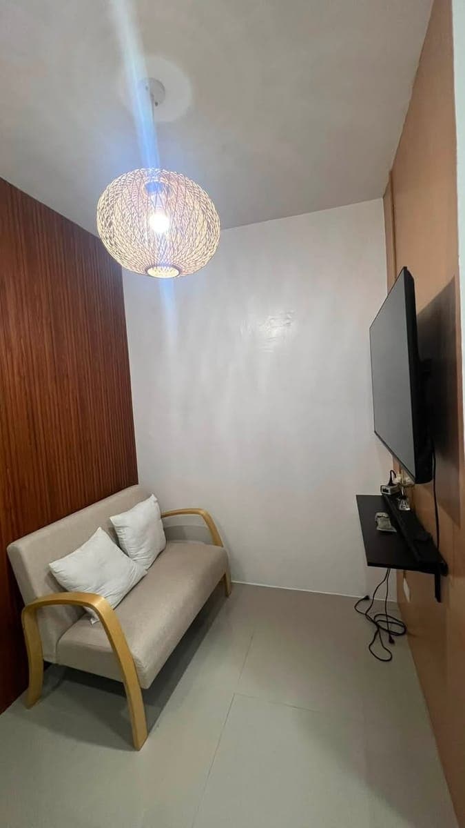 FOR RENT: Condo Unit with Balcony at Victoria Sports Tower — Kamuning, Quezon City - photo 2