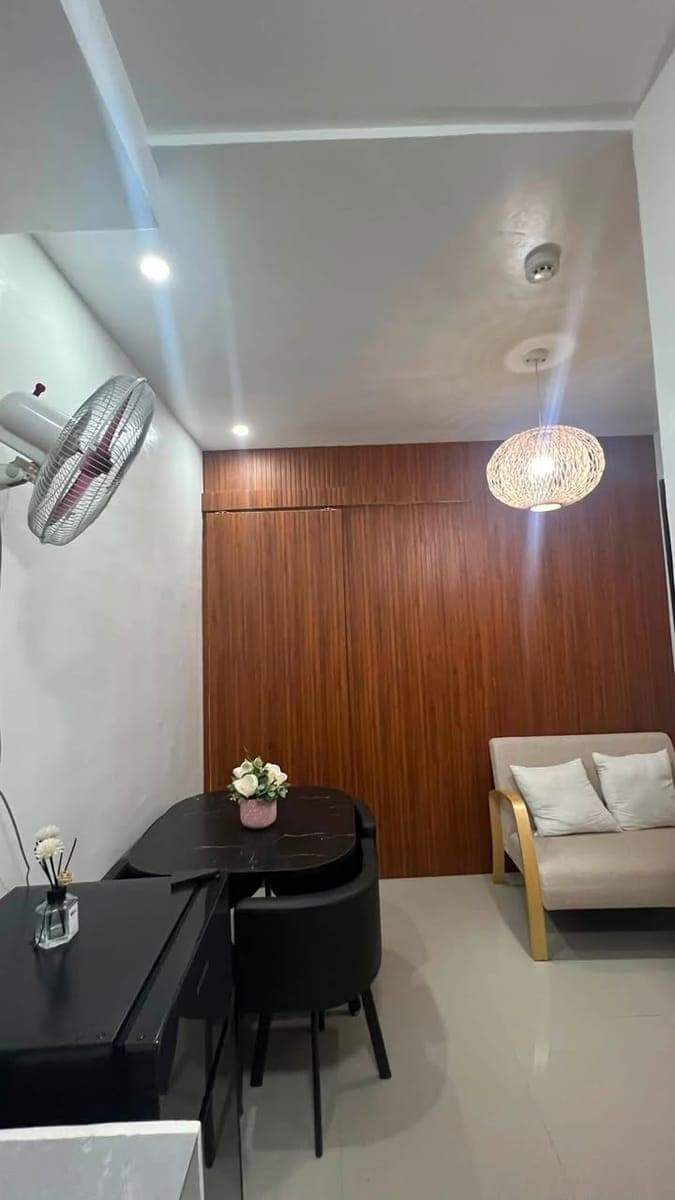 FOR RENT: Condo Unit with Balcony at Victoria Sports Tower — Kamuning, Quezon City - photo 3