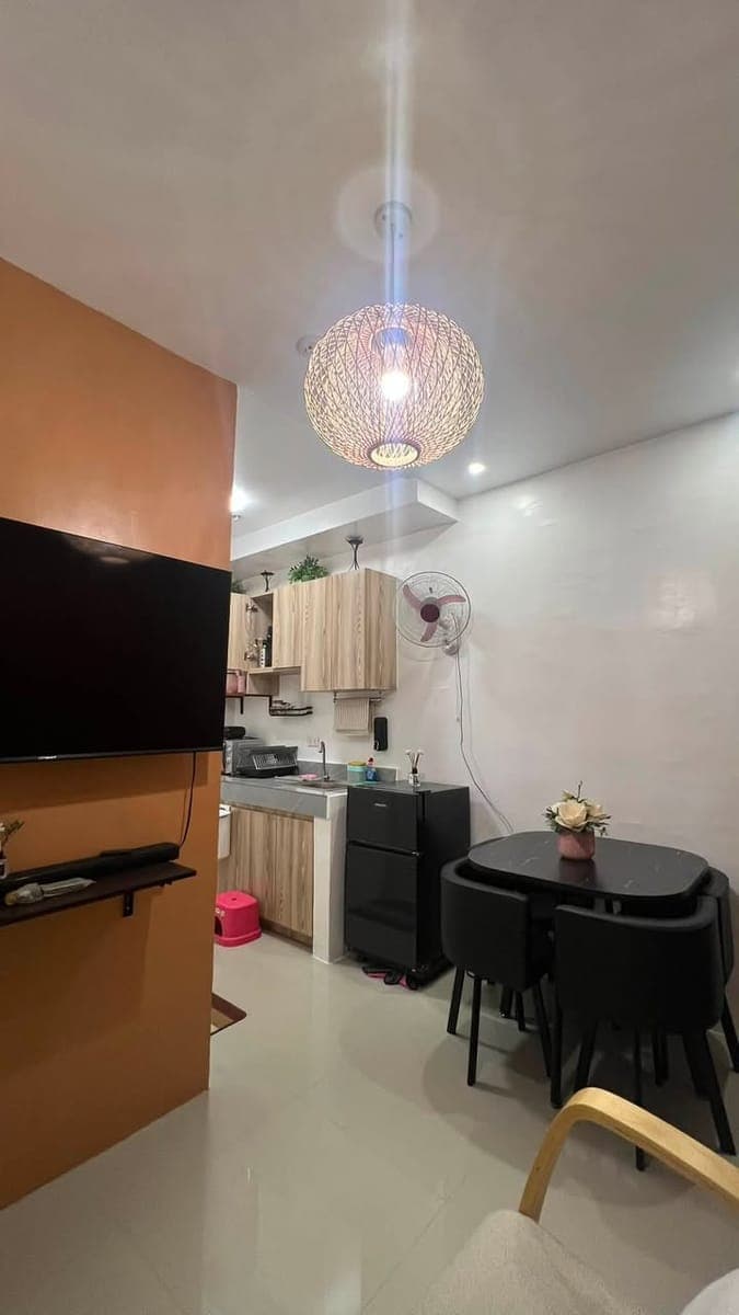 FOR RENT: Condo Unit with Balcony at Victoria Sports Tower — Kamuning, Quezon City - photo 4