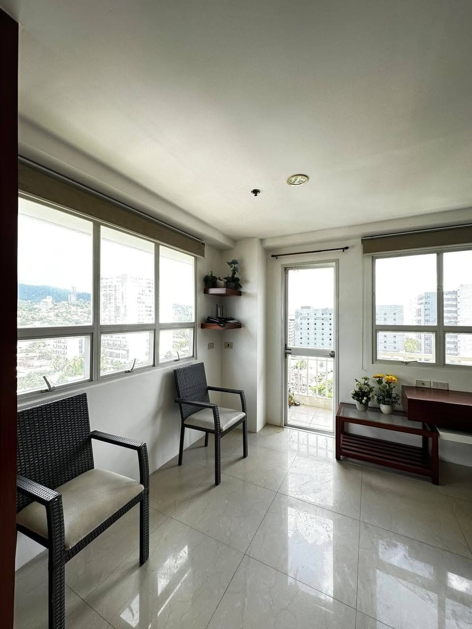 FOR RENTFully Furnished Penthouse - photo 2