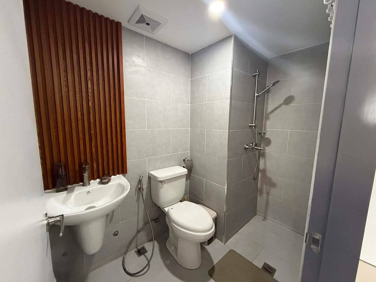 FOR RENT IN J TOWER RESIDENCES - photo 4