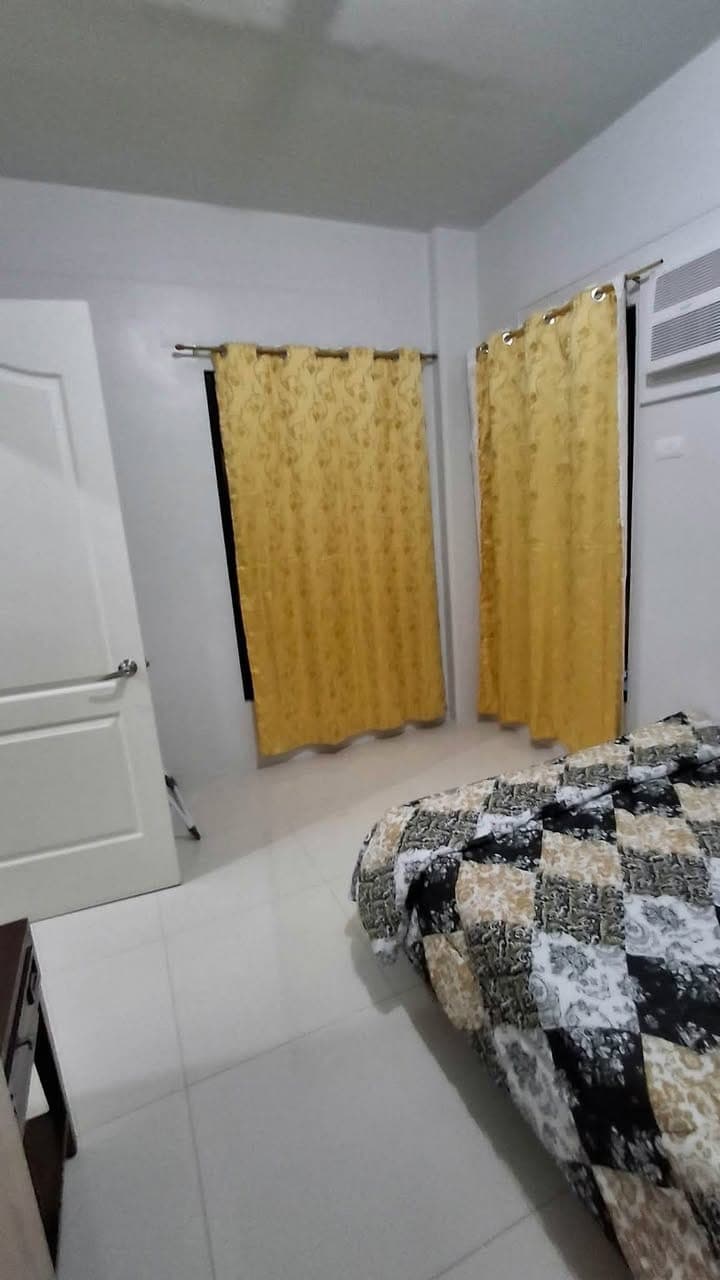 FULLY FURNISHED CONDO FOR RENT !FACING POOL 2nd floor. - photo 3