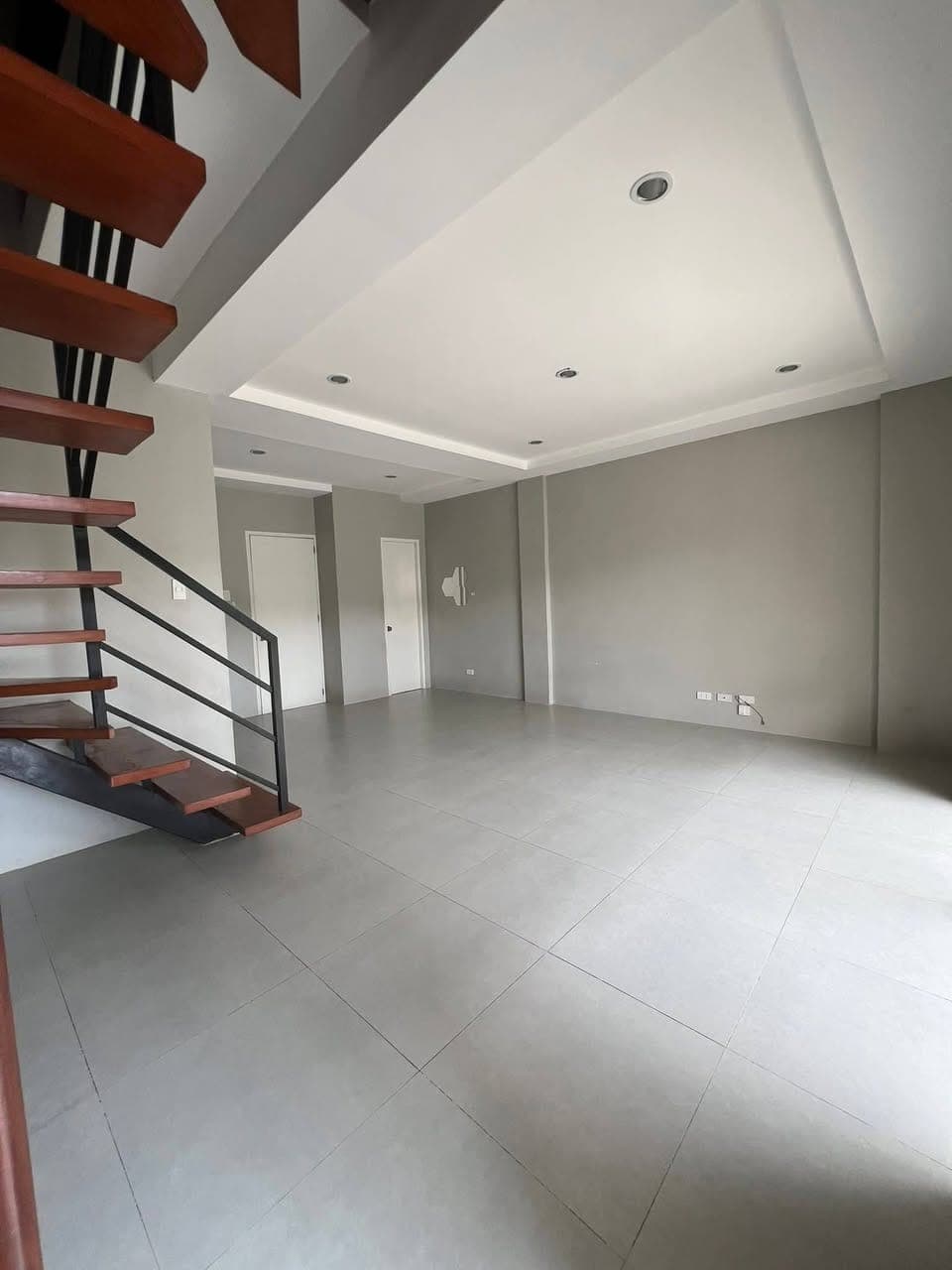For Rent : 3BR Townhouse in Guadalupe, Cebu - photo 2