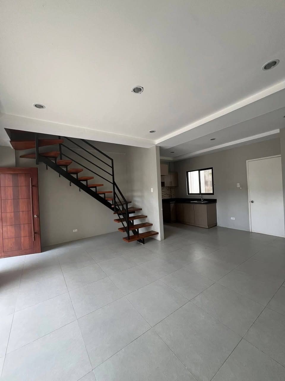 For Rent : 3BR Townhouse in Guadalupe, Cebu - photo 3
