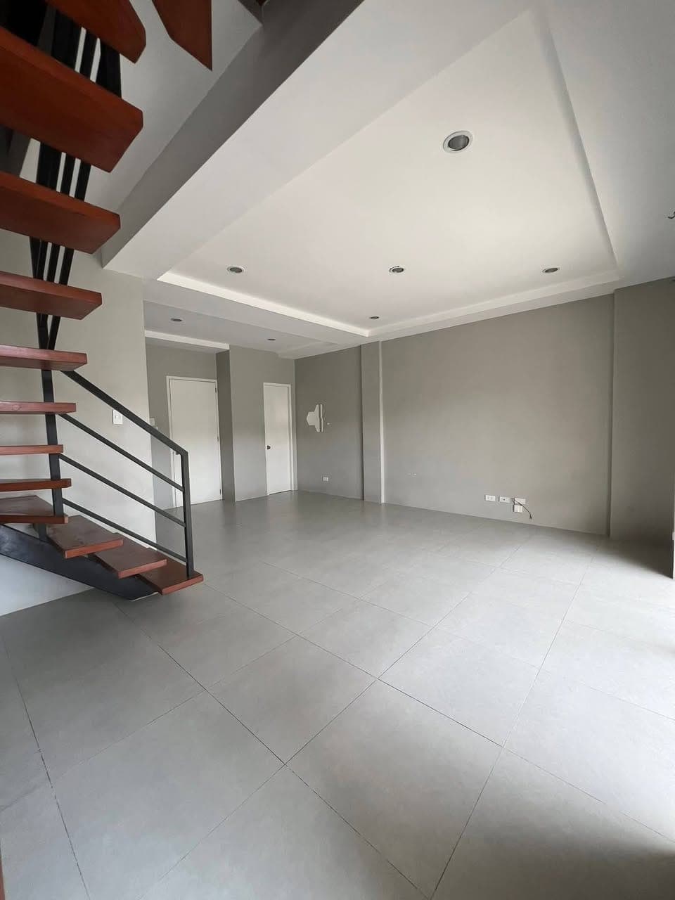 For Rent : 3BR Townhouse in Guadalupe, Cebu - photo 4