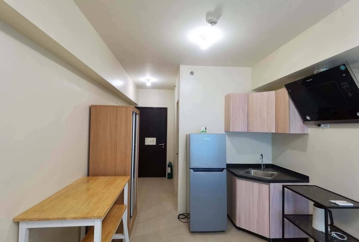 FOR LEASE - photo 1