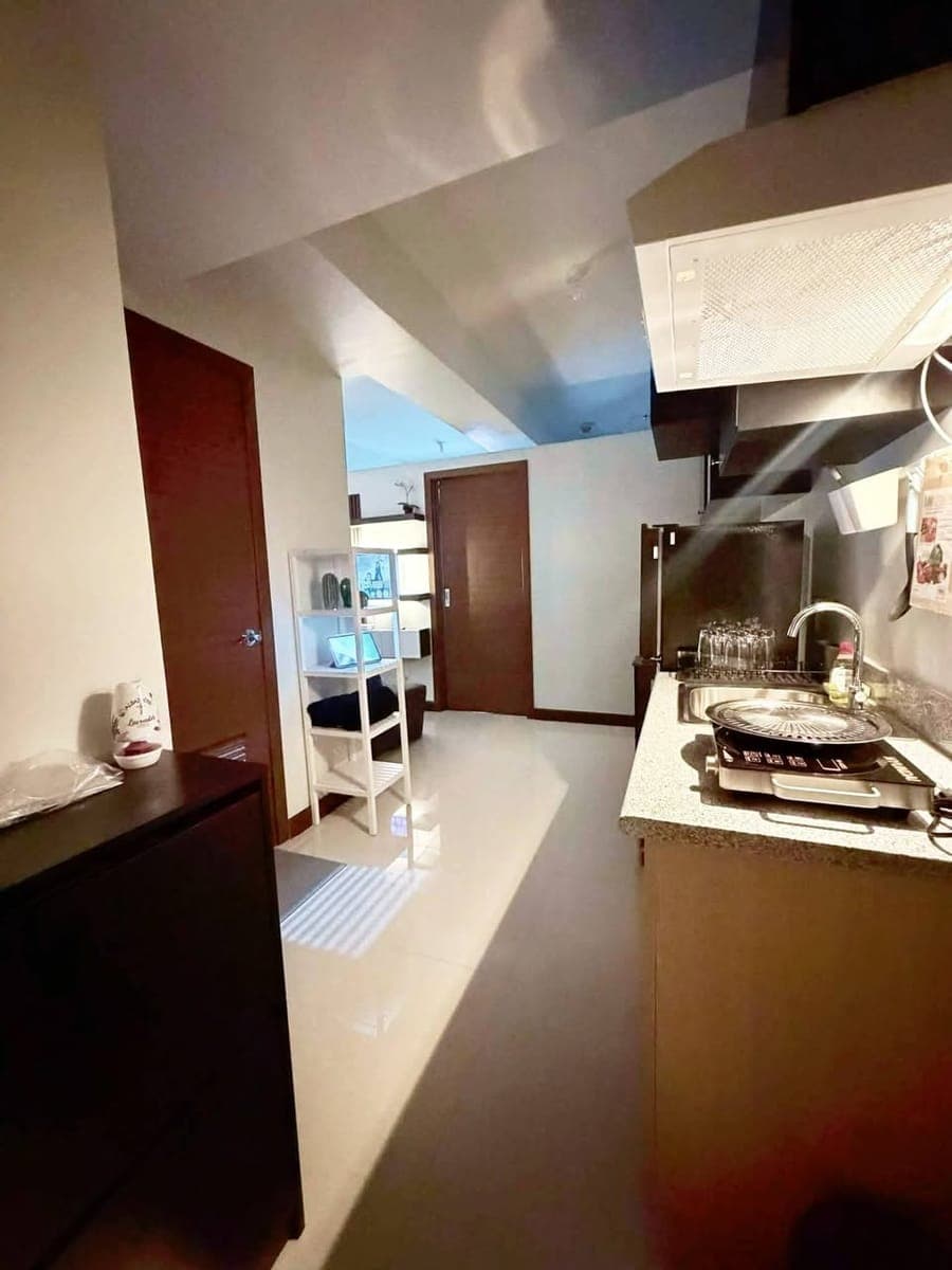 Available unit at Quantum Residences Managing Rentals & Re-Sale HomeCondo Mikel Mago - photo 3