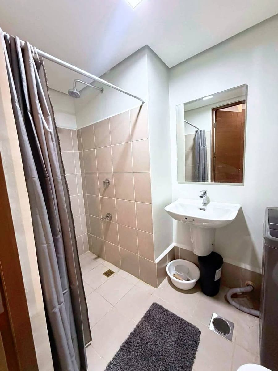Available unit at Quantum Residences Managing Rentals & Re-Sale HomeCondo Mikel Mago - photo 5