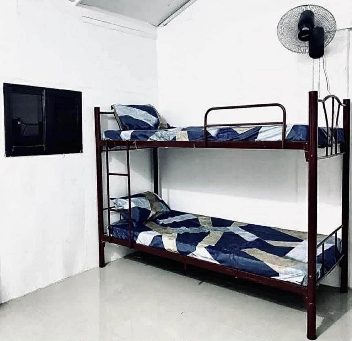 MALE BEDSPACE BGC TAGUIG AREA - photo 1