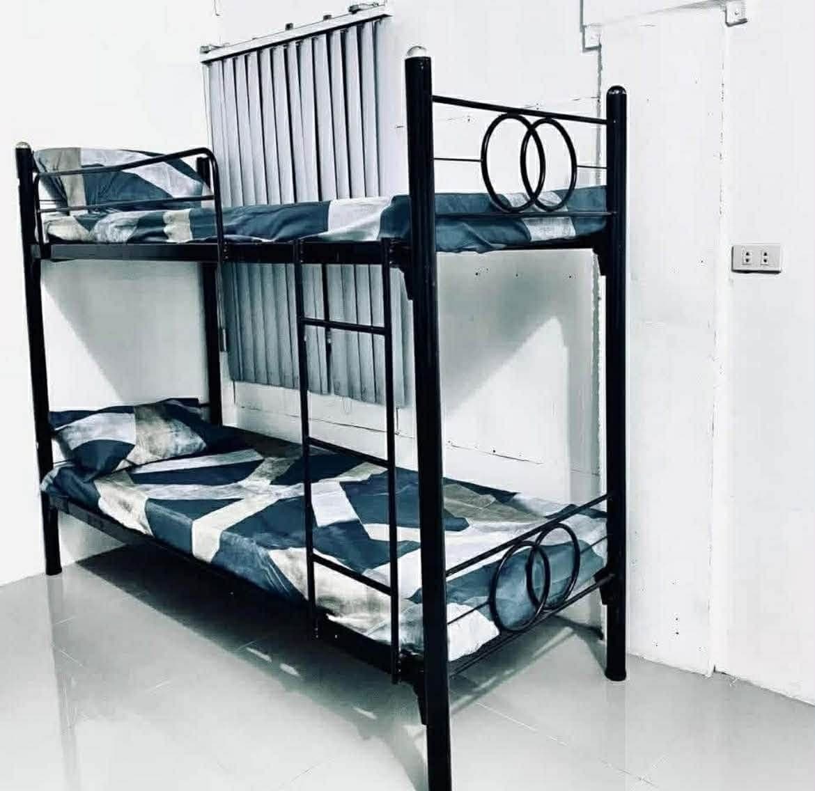 MALE BEDSPACE BGC TAGUIG AREA - photo 2