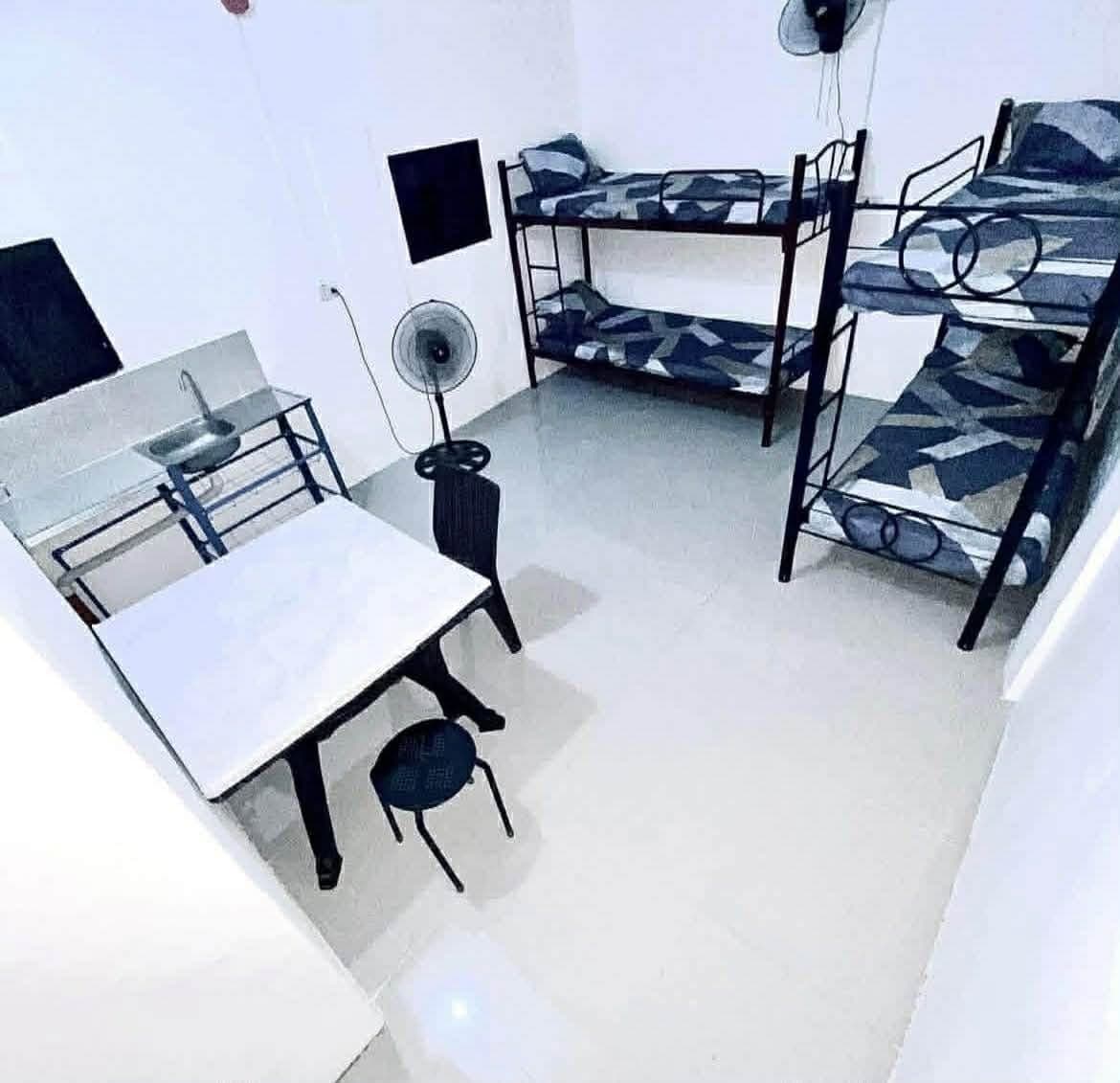 MALE BEDSPACE BGC TAGUIG AREA - photo 3