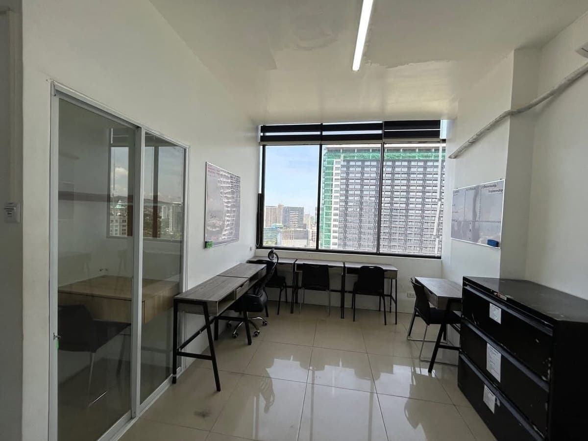 Office 20 sq meters available ASAP at Avenir Archbishop Lahug Cebu City. - photo 1