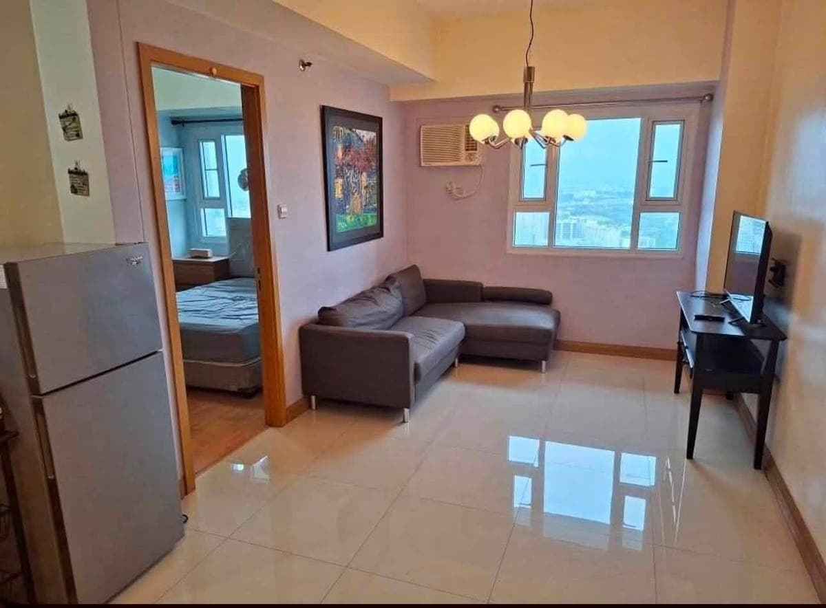 Trion 1BR Unit For Rent - photo 1