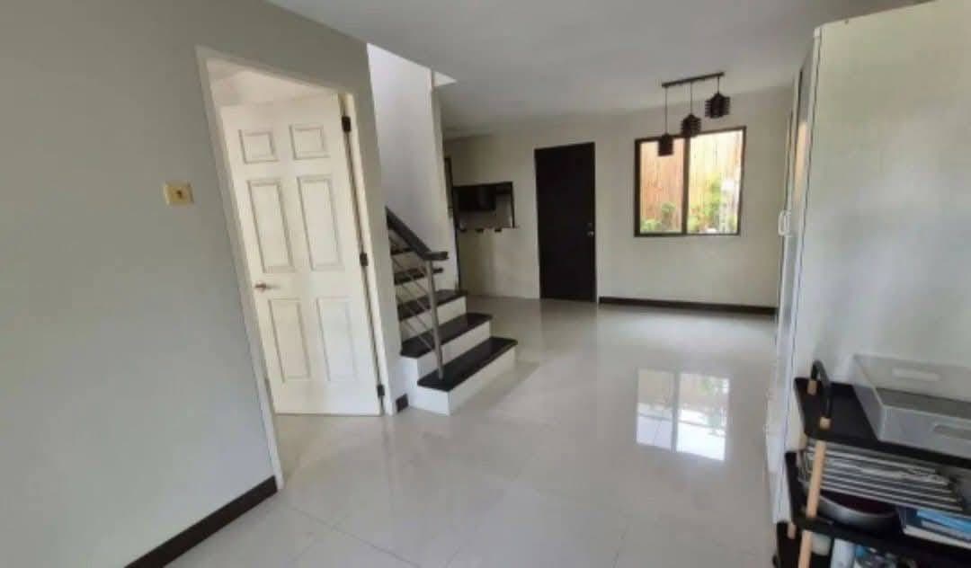 5 Bedrooms House For Rent - photo 1
