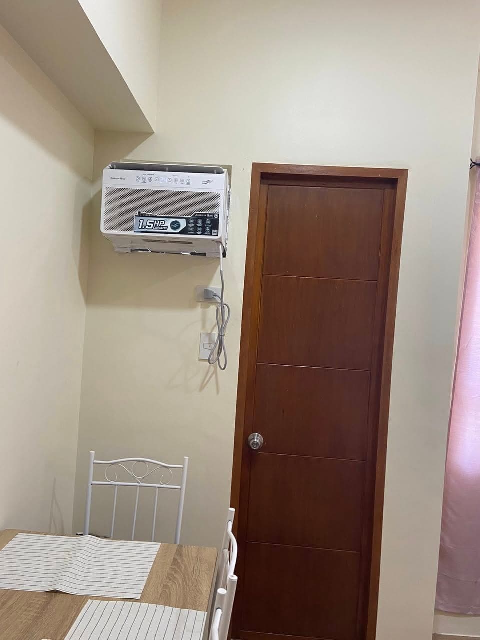 🏢 FOR RENT: Furnished Studio Unit with Balcony ‼️ - photo 4